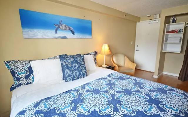 Kuhio Village #510 by RedAwning
