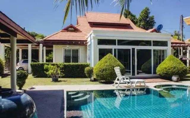 Отель Privat Pool Villa 3 Br. бассейн