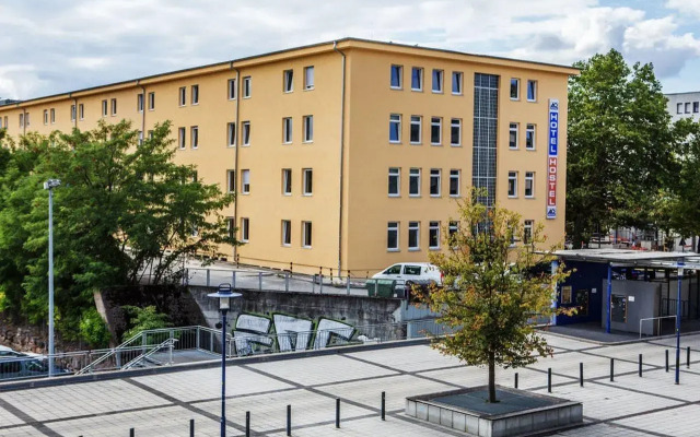Отель a&o Stuttgart City