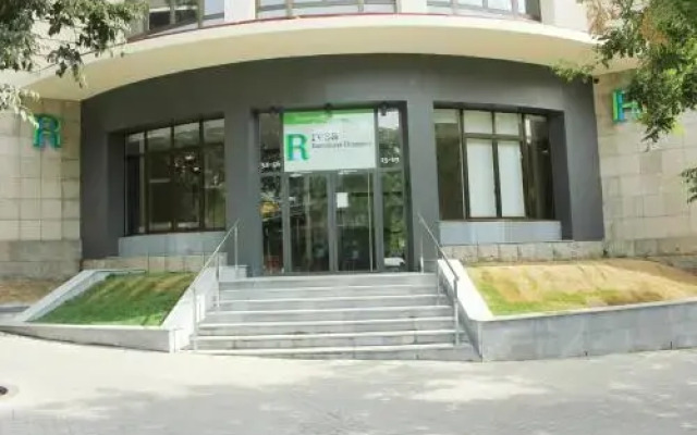 Отель Residencia Universitaria Barcelona Diagonal Барселона вид на фасад