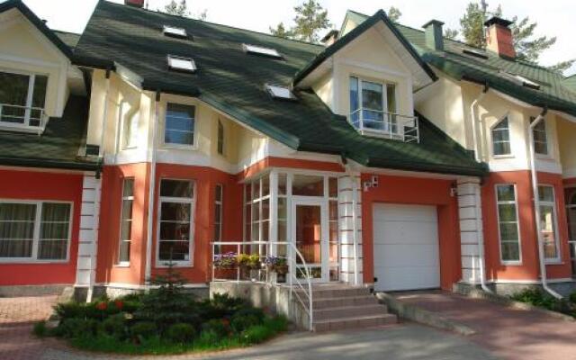 Отель Home on Promenades Street вид на фасад