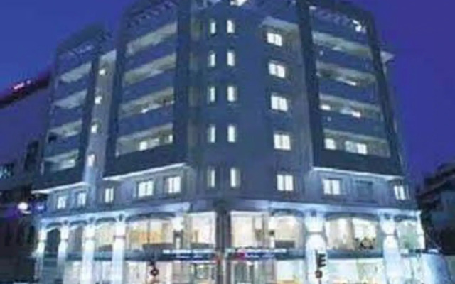 Ionis Hotel вид на фасад
