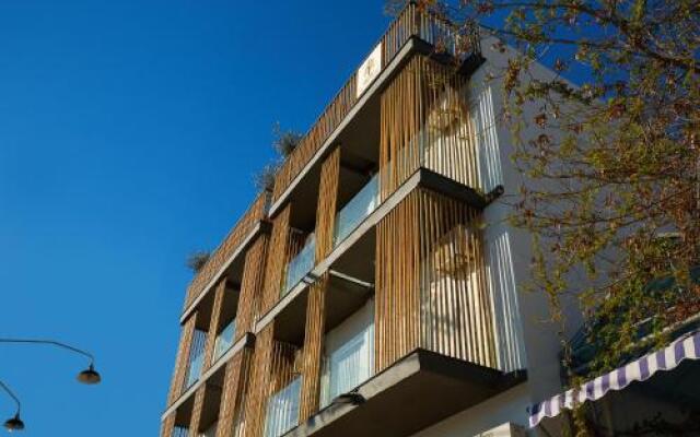 Hotel Menel - The Tree House вид на фасад