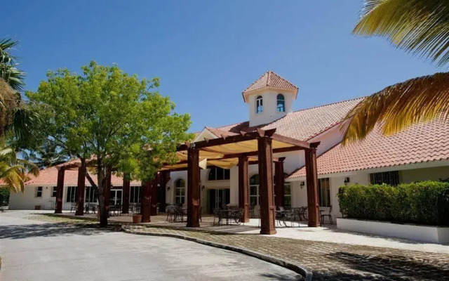 Отель Punta Blanca Golf & Beach Resort Доминикана, Пунта Кана - отзывы, цены и фото номеров - забронировать отель Punta Blanca Golf & Beach Resort онлайн вид на фасад