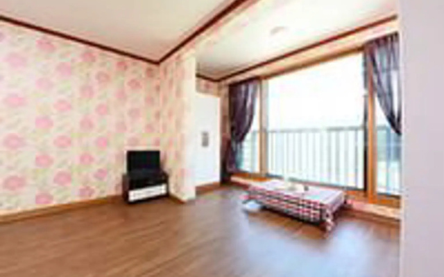 Gapyeong Yongchu View Sound Pension