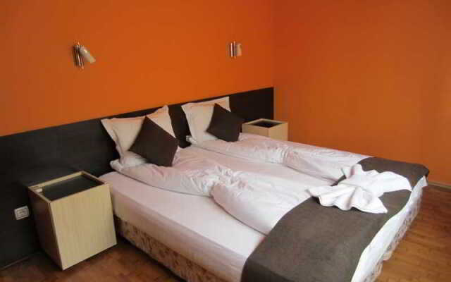 Отель VIP Apartments Sofia Болгария, София - отзывы, цены и фото номеров - забронировать отель VIP Apartments Sofia онлайн вид на фасад
