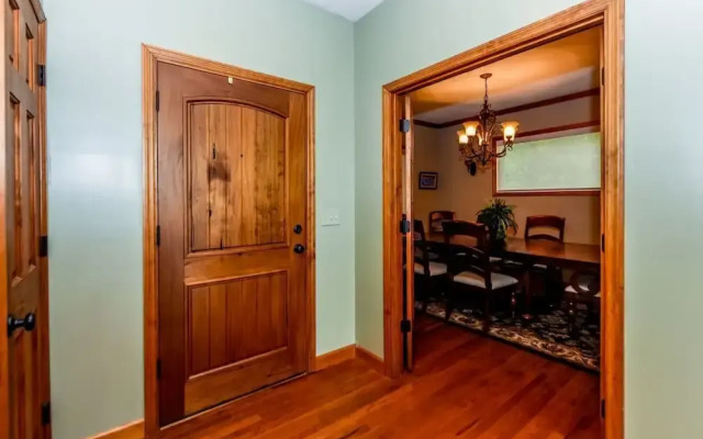 Hidden Gem - 5 Br home by RedAwning