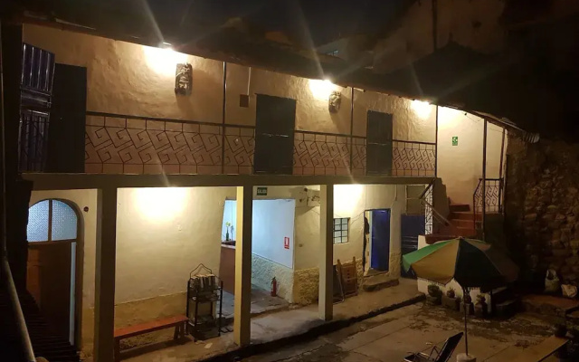 Reinbo Hostel B&B