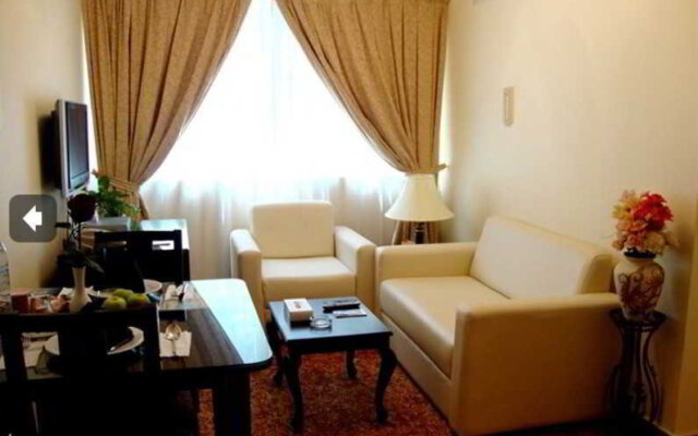 Al Muraqabat Plaza Hotel Apartments 1