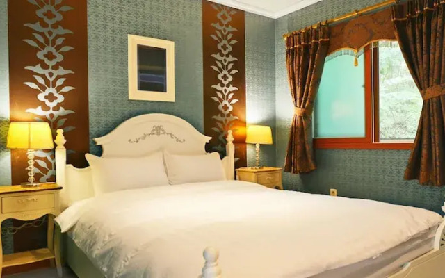 Pyeongchang Riverhill Pension (Pool Villa, Spa)