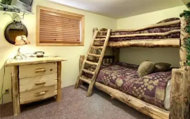 Gold Rush Lodge Retreat