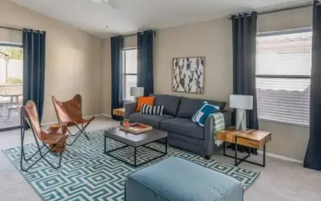 3BR Home Great Backyard by WanderJaunt