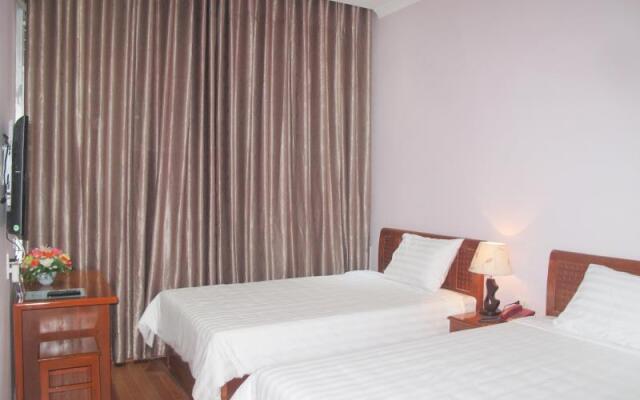 Queen Hotel - 70 Le Thanh Tong комната для гостей