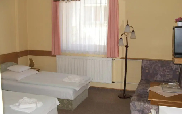 Apollo Hotel