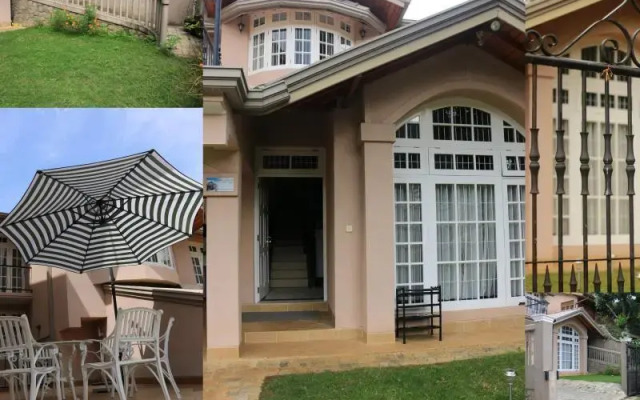 Отель SafeHaven Family Villa вид на фасад