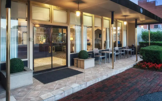 Bethesda Court Hotel вид на фасад