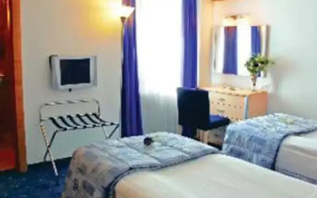 Taslik Hotel комната для гостей