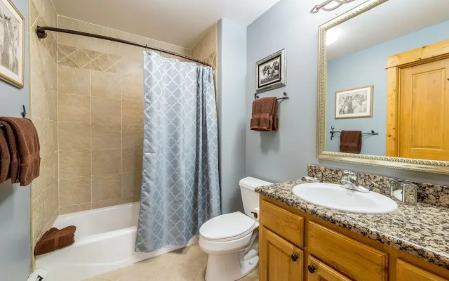 2720 Eagleridge Condo Unit A202