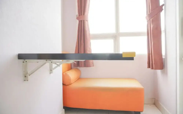 Homey And Nice Studio Cinere Bellevue Suites Apartment