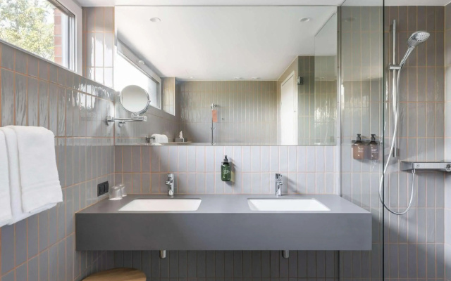 Oru Hub Hotel Tallinn — Handwritten Collection