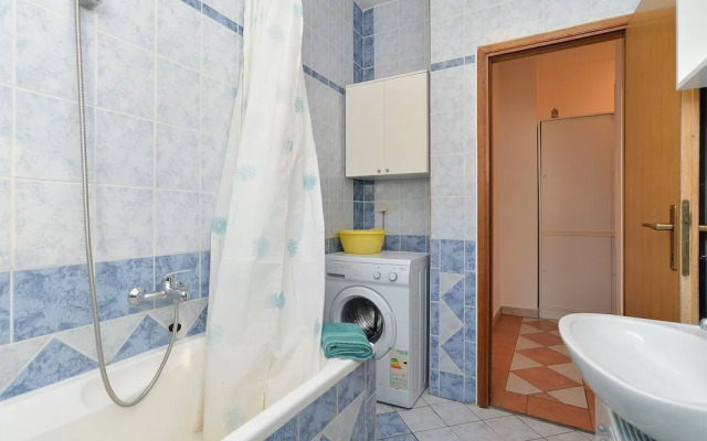 Apartment 1982
