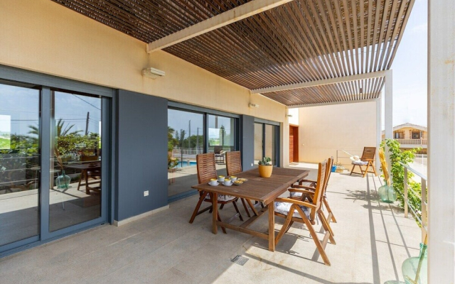 Sunshine Villa by Fidalsa