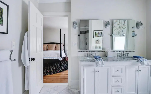 34 State Historic Luxury Suites