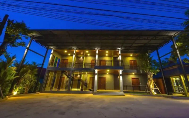 The Laekhong River Resort