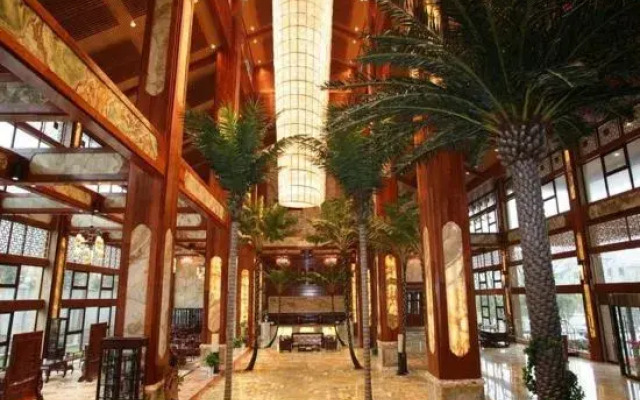 Donggu Lake Xiangshan New Century Hotel