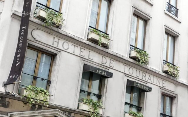 Отель Touraine Opera Париж вид на фасад