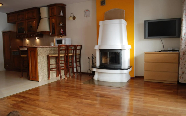 Apartament Królewski z sauną ogródkiem i tarasem