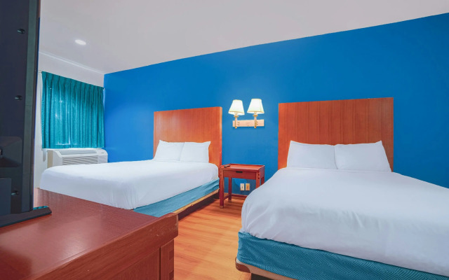 Island Inn by OYO Galveston Beach, TX