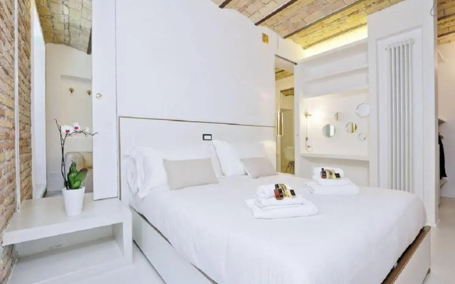 Charming flat near Colosseum