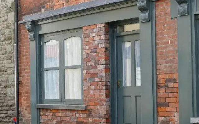 2 Bell Street