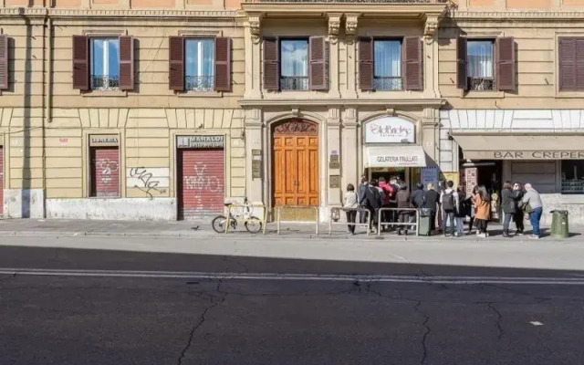 Отель Romantic Vatican Rooms Guesthouse вид на фасад