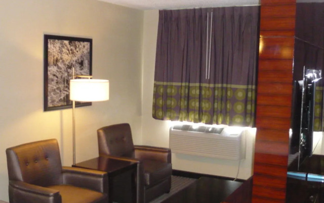 Super 8 Copley Akron