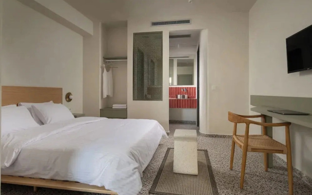 FOS Luxury Suites
