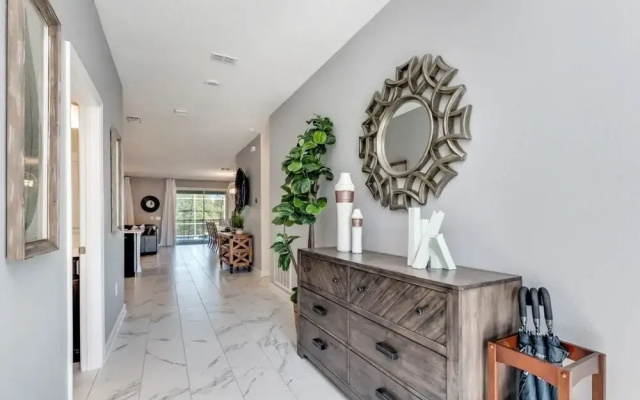 Cruden Court Villa 8805
