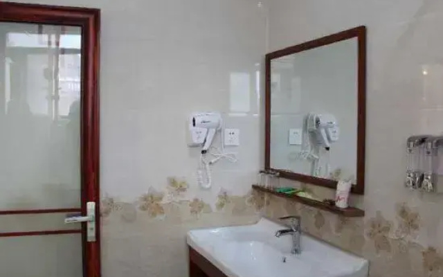 Dongxing Xinghai Hotel