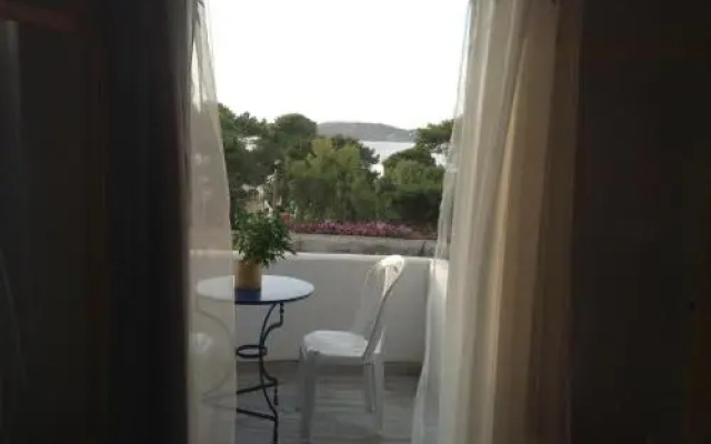 Nikoletta Rooms