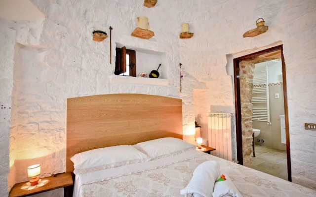 I Cinque Trulli with Swimming Pool