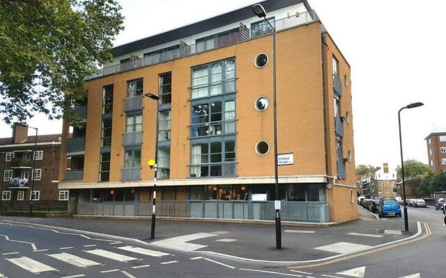 Апартаменты London City Luxury Apartments вид на фасад