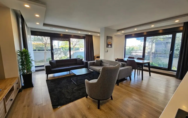 Professionally Maintained Spacious New Suites 2-2