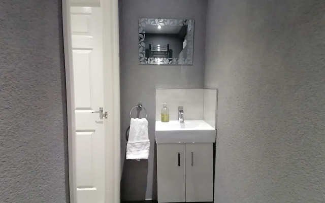 Charming 1-bed Apartment in Coventry