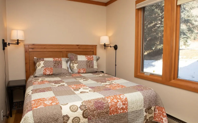 1320 Tennis Townhome 3 Bedroom Townhouse by RedAwning