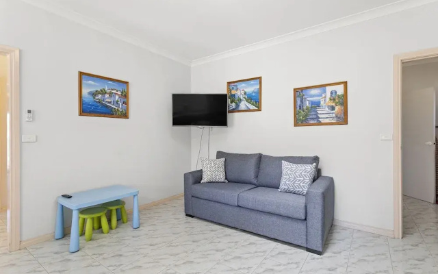 Fingal Street, 10
