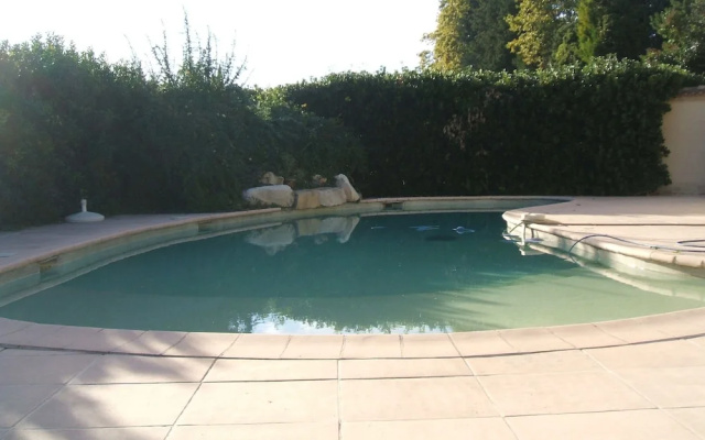 Stunning home in Chateaurenard w/ Outdoor swimming pool, WiFi and Outdoor swimming pool