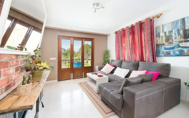 Ropit in Alc dia With 2 Bedrooms and 1 Bathrooms