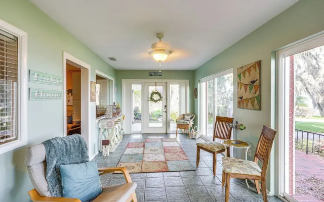 Auburndale Vacation Rental w/ Yard & Lake Views