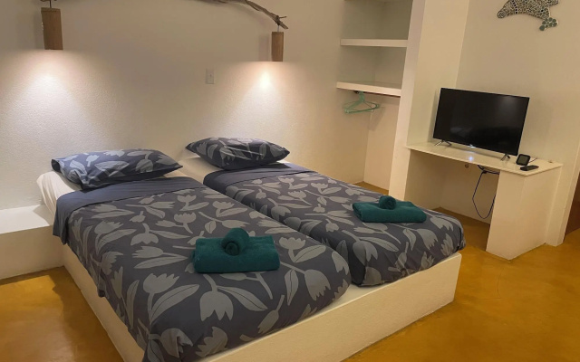 Dive Hut - Boutique Apartments